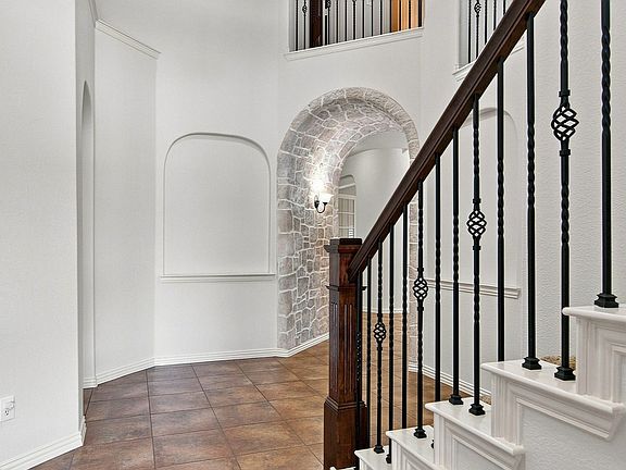 5th image of 3208 Paradise Ln