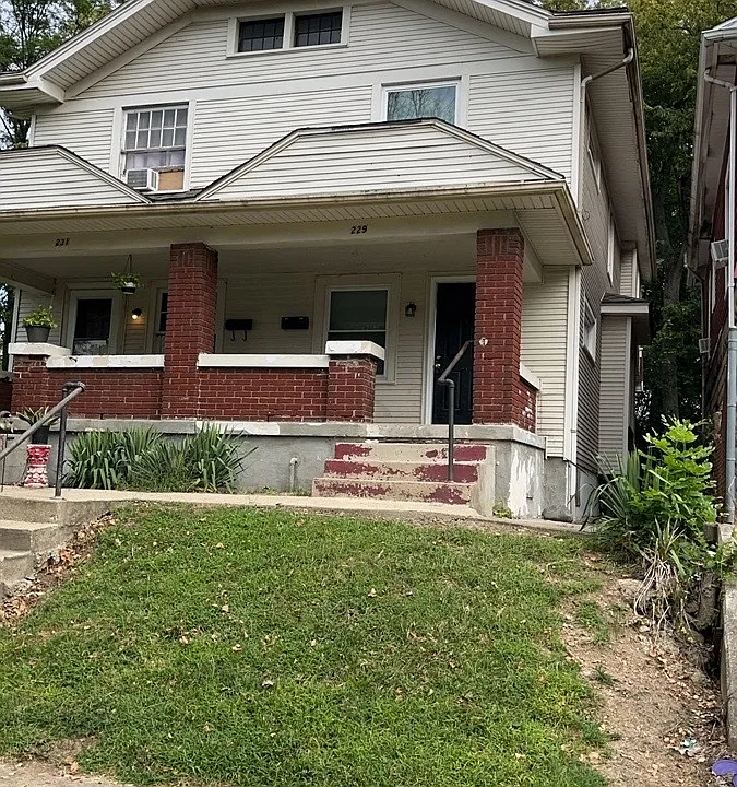 229 Oxford Ave