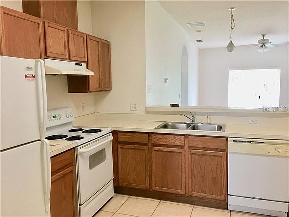 3rd image of 625 Home Grove Dr