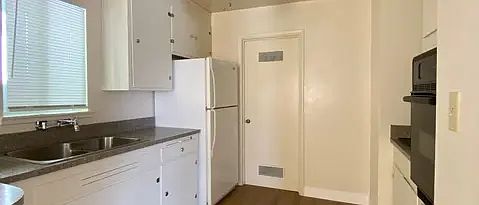 4th image of 1059 E Monte Vista Ave