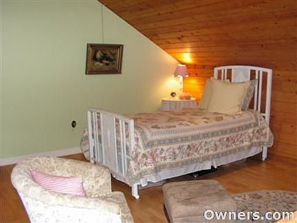 Second Bedroom, upstairs