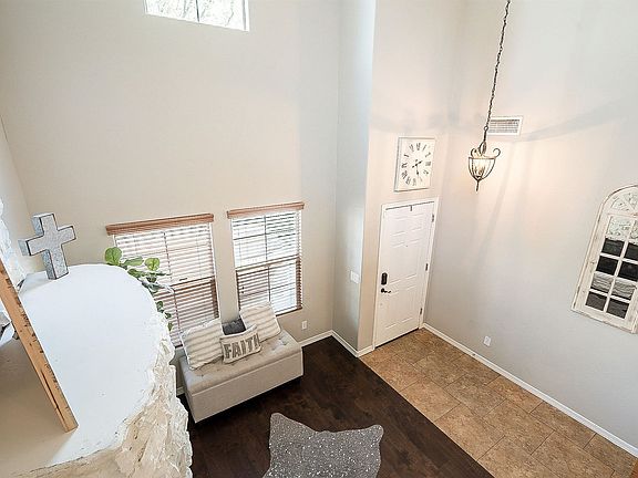 5th image of 2531 W Lucia Dr
