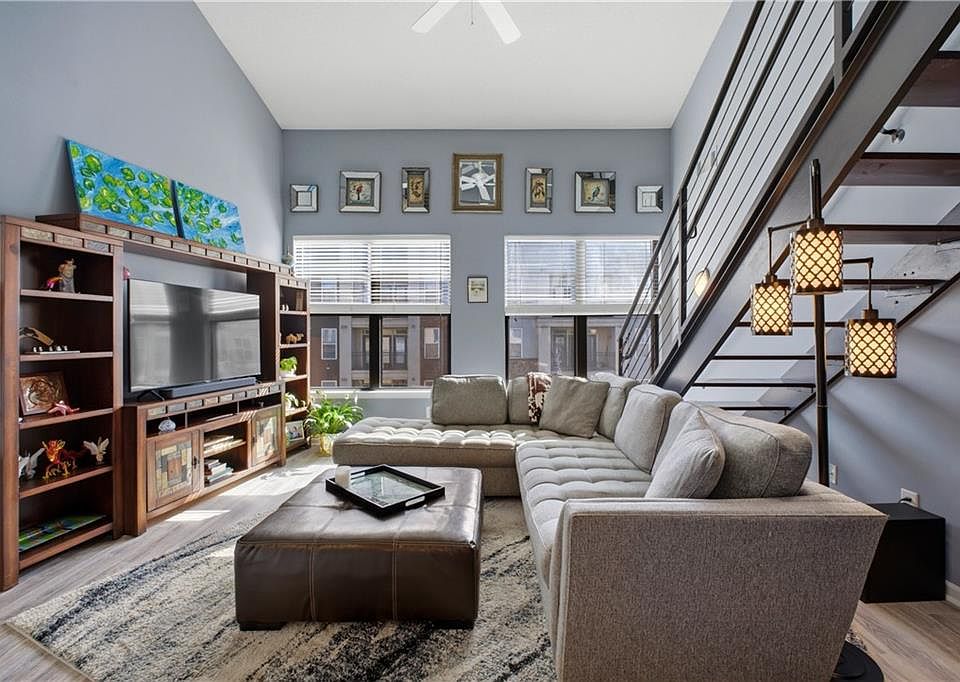 1st image of 400 17th St NW Unit 1401