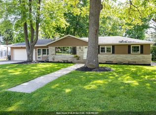2674 Woodcrest Dr, Neenah, WI 54956