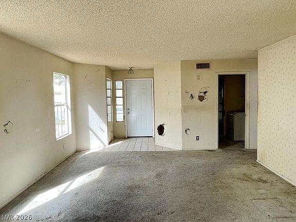 3rd image of 6105 Castle Bay Dr