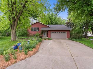 1648 Calico Ct, Sun Prairie, WI 53590