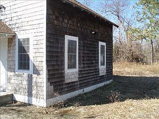 2nd image of 28 Pine St