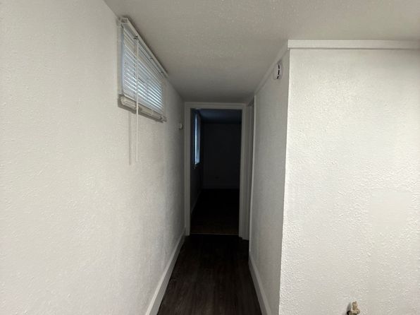 748 1/2 Cook Ave Unit B