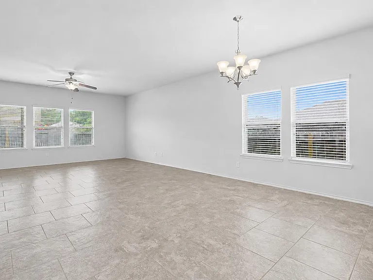 166 Meadow Grove Dr — Photo 10