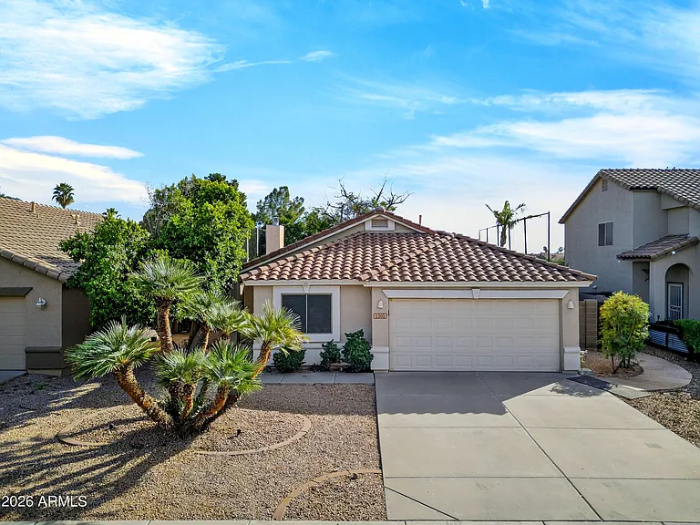 1365 E Betsy Ln — Photo 35
