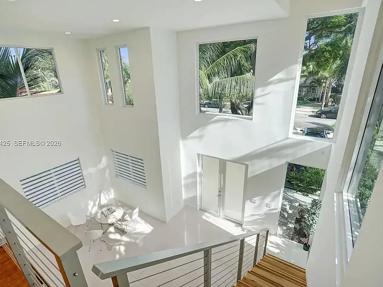 1547 Jackson St — Photo 23