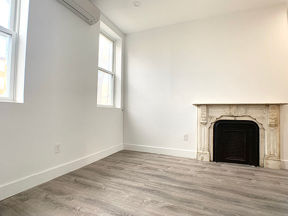 2nd image of 231A Madison St Floor 2