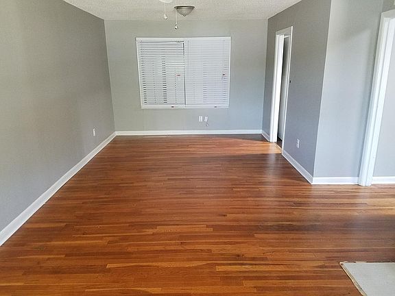 Living/dining room 2