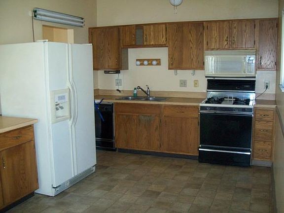 3rd image of 3152 Alderridge Ct
