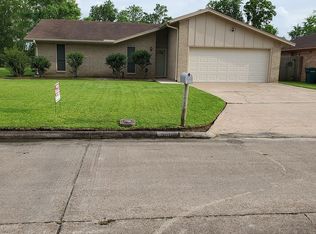 5865 Sunbird Ln, Beaumont, TX 77708