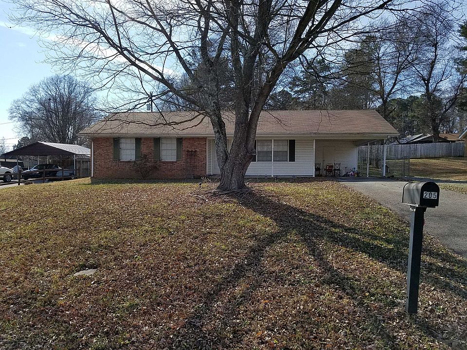 1st image of 205 King Henry Ln