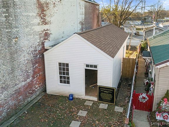 3rd image of 707 Walnut Street