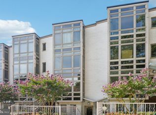 215 R St NE APT A, Washington, DC 20002