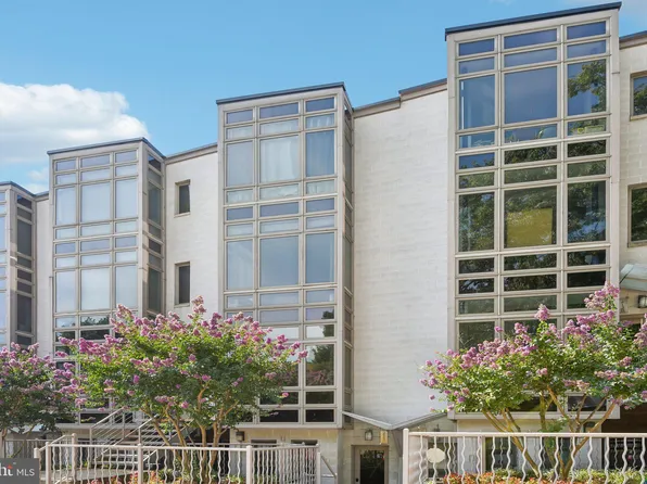 215 R St NE APT A, Washington, DC 20002