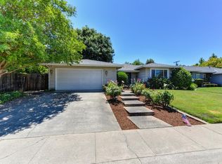 8436 Lake Forest Dr, Sacramento, CA 95826