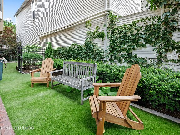 3rd image of 1711 W Belmont Ave
