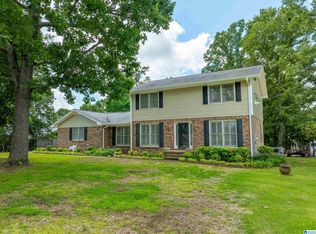 994 Comanche Trl, Anniston, AL 36206