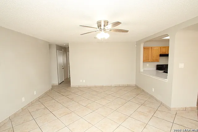 7807 Pecan Hts — Photo 6