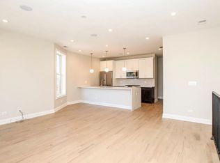 1225 W Addison St #3, Chicago, IL 60613