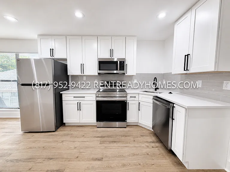 1510 W Jefferson Blvd #204 — Photo 6