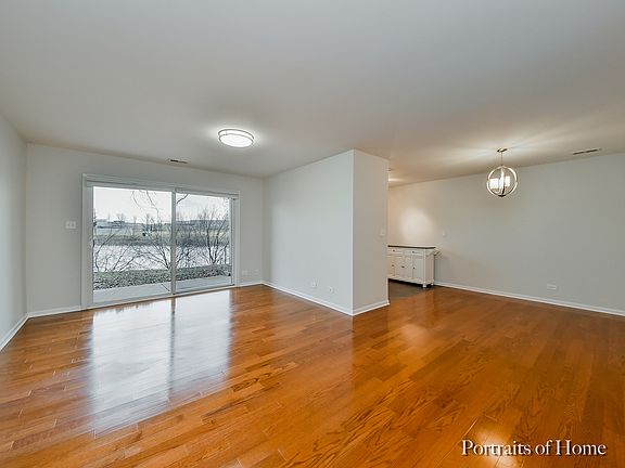 4th image of 1713 Lakecliffe Dr APT A