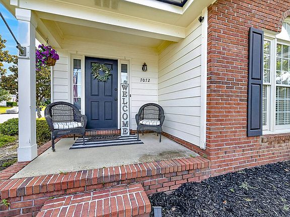 4th image of 7072 Oakbrook Dr