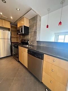 3rd image of 225 Saint Pauls Ave APT 17B