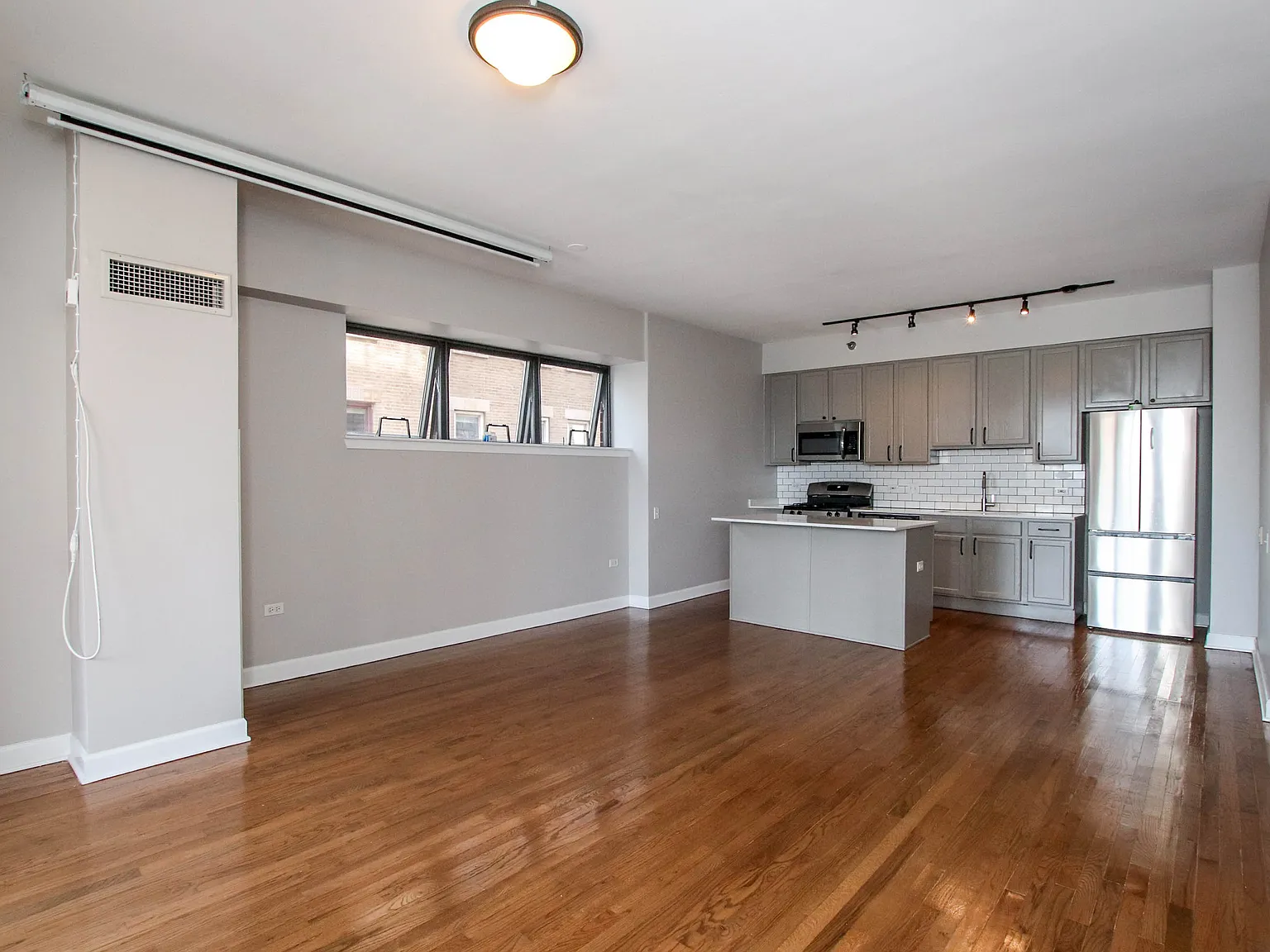 2 bed, 1310 sqft, $3,500 — Photo 2