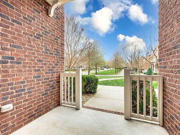 5th image of 991 Westhaven Blvd Unit 13