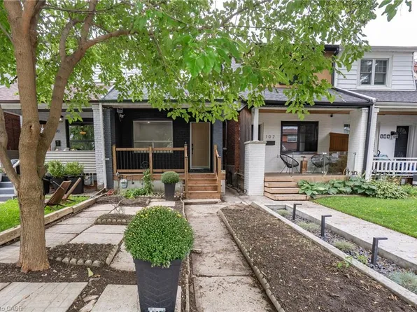 100 Rosethorn Ave, Toronto, ON M6N 3L1
