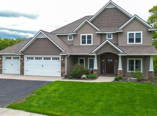 4718 S Oakwood Hills Pkwy, Eau Claire, WI 54701