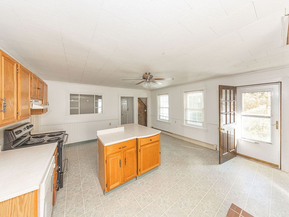 1st image of 651 Main St #1
