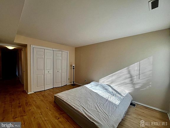 5th image of 2112 Sayre Dr