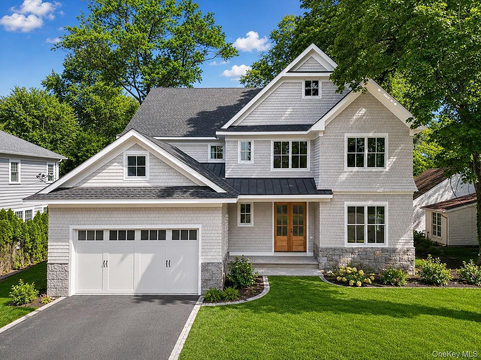 1st image of 8 Crest Lane