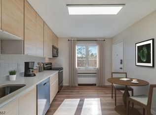 22 Troy Dr, Springfield, NJ 07081