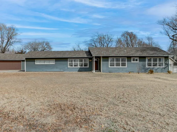 6524 W University St, Wichita, KS 67209