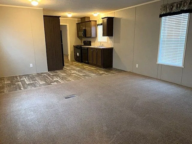 1045 Nadeau Rd — Photo 5