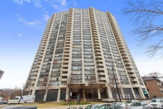 1st image of 3930 N Pine Grove Ave APT 1806