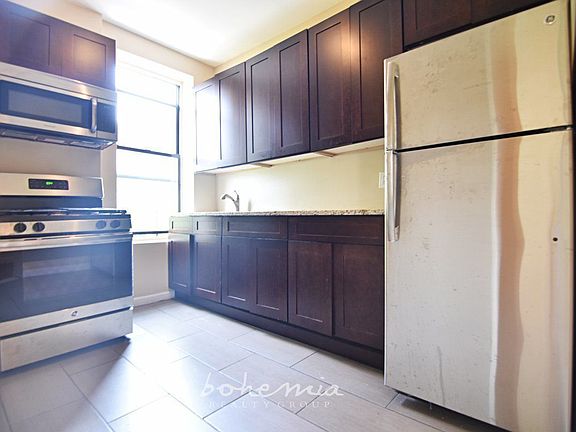 2nd image of 300 W 142nd St APT 9