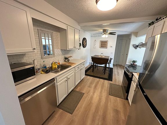 3rd image of 25 Great Wood Ct APT 5