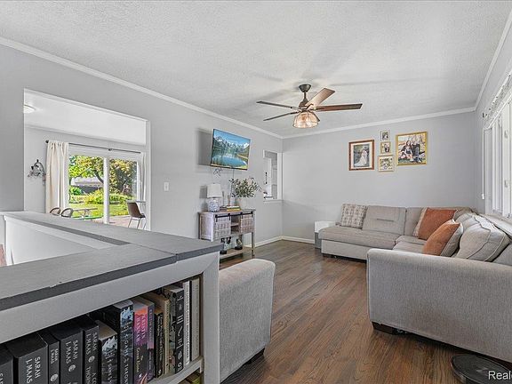 4th image of 154 Nichols Dr