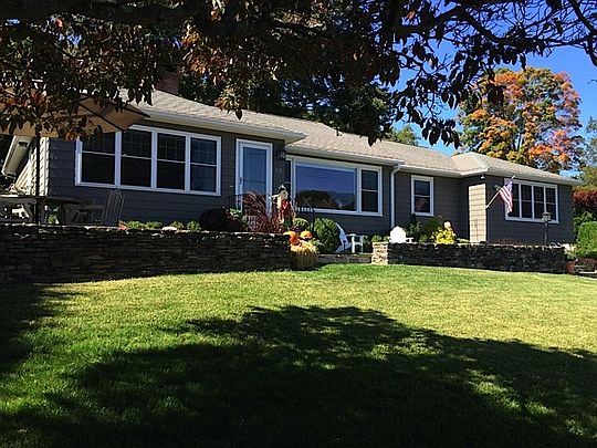 2nd image of 12 Lakeshore N