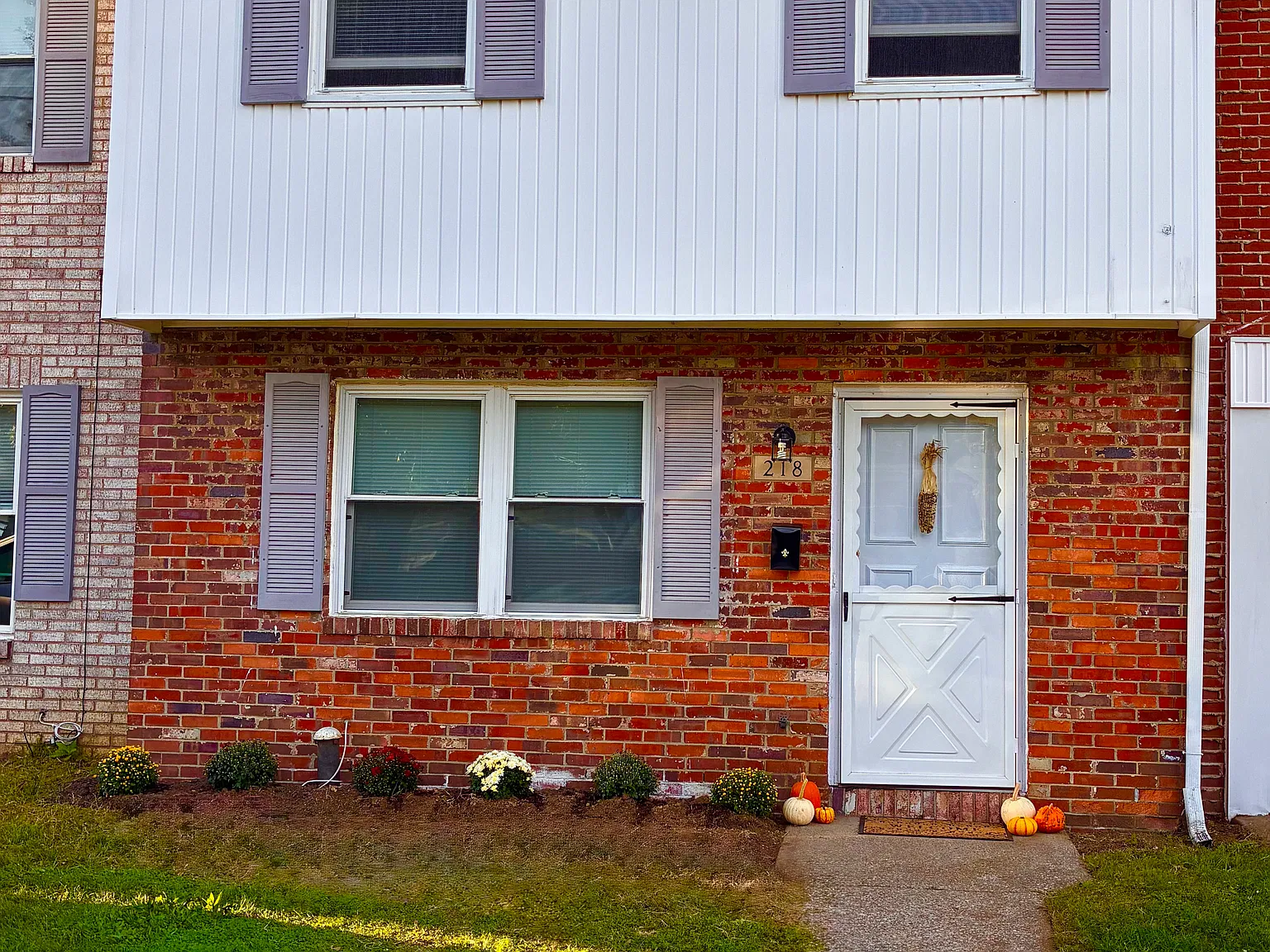 2 bed, 900 sqft, $1,100 — Photo 2