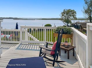 1 Mara Vista Dr, Monmouth Beach, NJ 07750