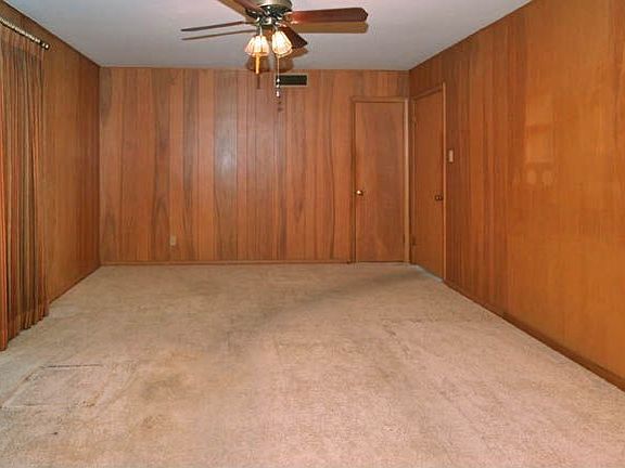 3rd image of 605 Antler Dr